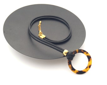 Black Leather Eyeglass Lanyard – Tortoiseshell Ring Holder Necklace, Unisex Glasses Gift
