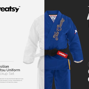 Może przedstawiać: Zestaw makiet uniformu do brazylijskiego jiu-jitsu w kolorze niebieskim z białym paskiem i haftem "The Creaby" na kurtce. Uniform jest na czarnym tle z białym tłem z tyłu.