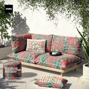 以下が含まれることがあります： 赤と緑の熱帯の葉模様のパティオソファとクッション。 「Beach」の文字が入ったお揃いのオットマンとアクセント枕が含まれています。 ソファは明るい木製のフレームで、緑のある白い壁を背景にしています。