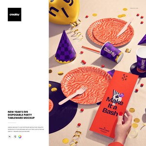 Könnte beinhalten: Eine festliche Tischdekoration für eine Silvesterparty mit orange-weiß gemusterten Tellern, lila Partyhüten und Bechern mit dem Text "Bashly". Eine rote Karte mit dem Text "Make It a Bash" wird von einer Person gehalten.