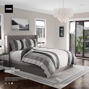 Può includere: Un mockup di camera da letto con un letto con testiera imbottita grigia e un set di biancheria da letto con dettagli a righe e fantasia nei toni del grigio e del bianco. La stanza comprende un tappeto, finestre e un lampadario. Il testo sull'immagine dice "TRADITIONAL BEDROOM BEDDING MOCKUP SET".