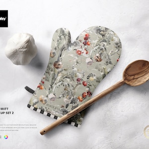 Oven Mitt Mockup Set 2