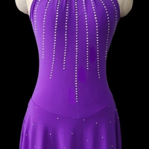 Abito da pattinaggio viola - Abito da pattinaggio su ghiaccio realizzato su misura - Splendido abito da pattinaggio di figura - Abito da pattinaggio senza maniche conveniente