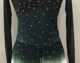 Robe de patinage sur glace noire faite pour s'adapter- Robe de patinage artistique de compétition- Robe de patinage artistique