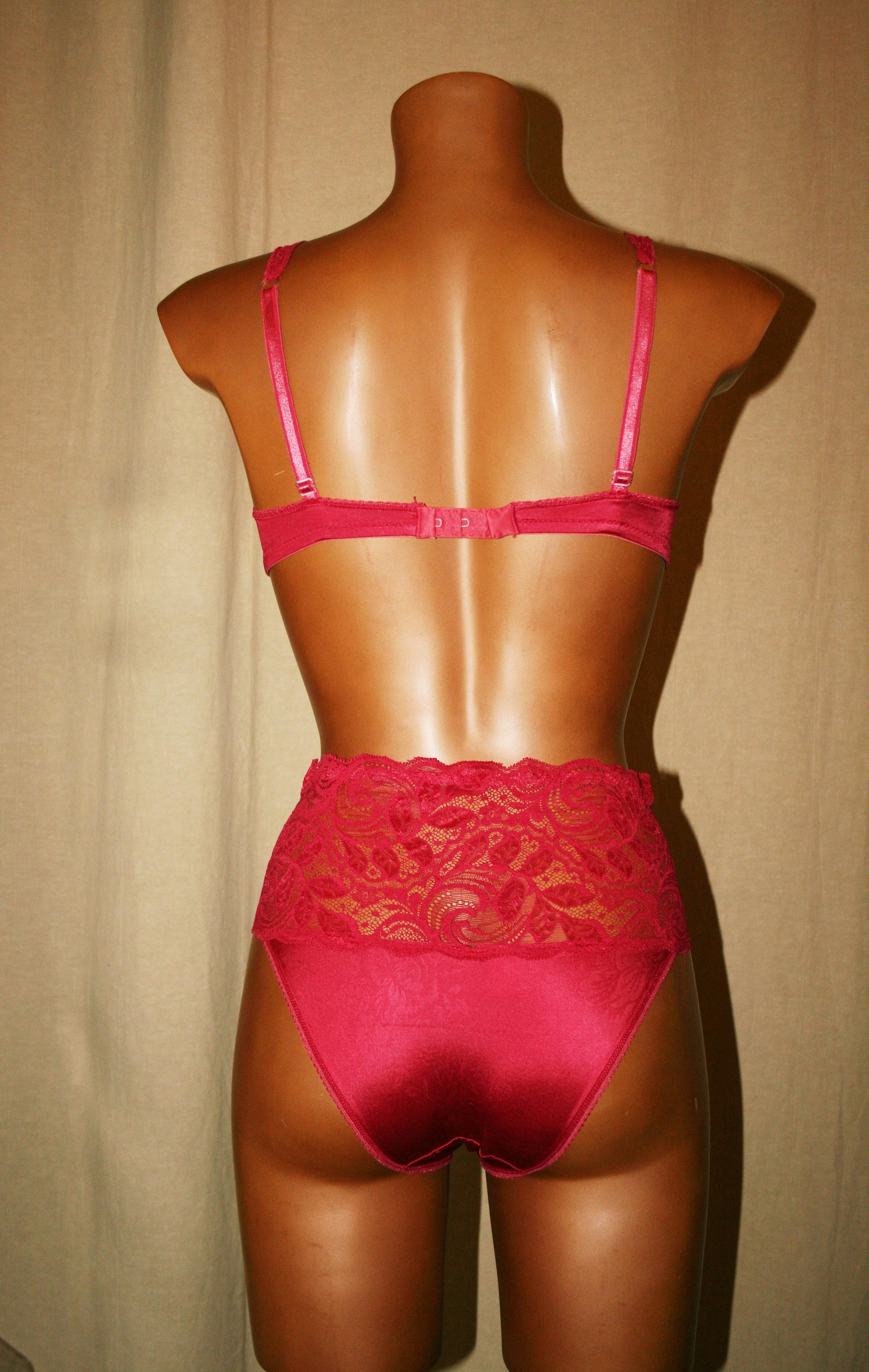 BRA and Slip /burgundy-red Color/ EMBROIDERED Tulle / Made in Italy /  Intimissimi / Sexy /nude Look/vintage 85s -  Hong Kong