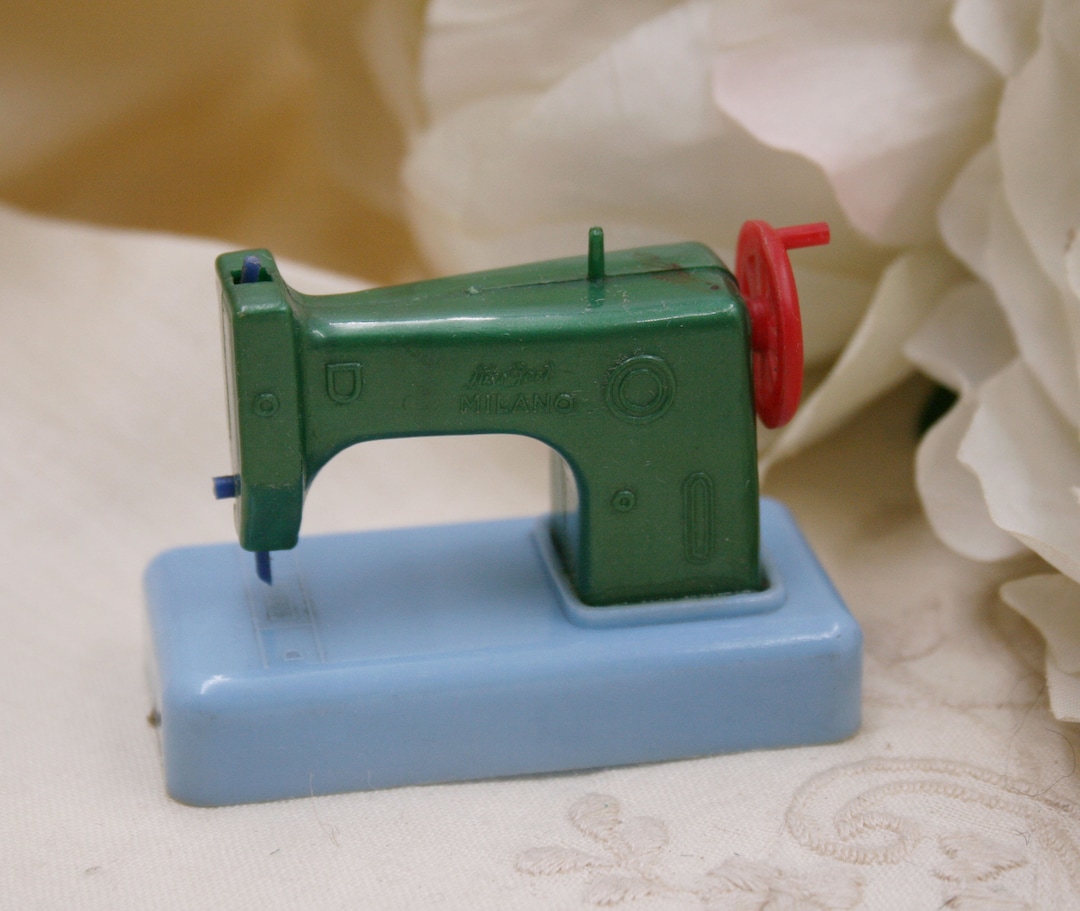 SEWING MACHINE/ MINIATURE Luss Bert Plastic Toys Etsy