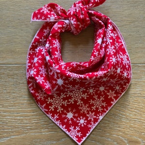 Dog bandana , Christmas dog bandana, snowflake dog bandana, Red Bandana, Fall dog bandana, dog scarf,