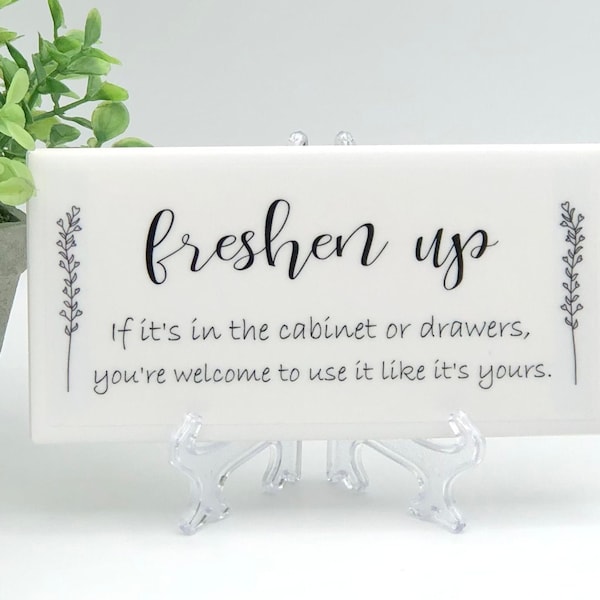 Guest bathroom sign/Freshen up/Restroom help yourself sign/Welcome to use it/Company/Washroom/Airbnb/Bed and Breakfast/Lodger/Free easel