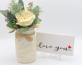 Mom Easter gift for her/Love you sign & flowers/Flower arrangement with love/Gift for girlfriend, sister, friend, daughter