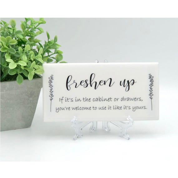 Guest Bathroom Ceramic Tile Sign: "Freshen Up" with Easel