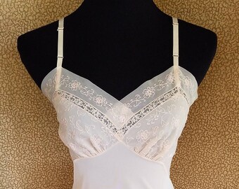 Vintage 1960s Vanity Fair Full Dress Slip In Beige