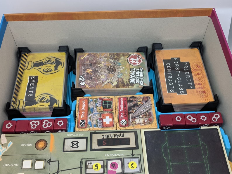 Wasteland Express Delivery Service Kortfack med ärmar - 3D-utskriven brädspelsorganisatör bild 5