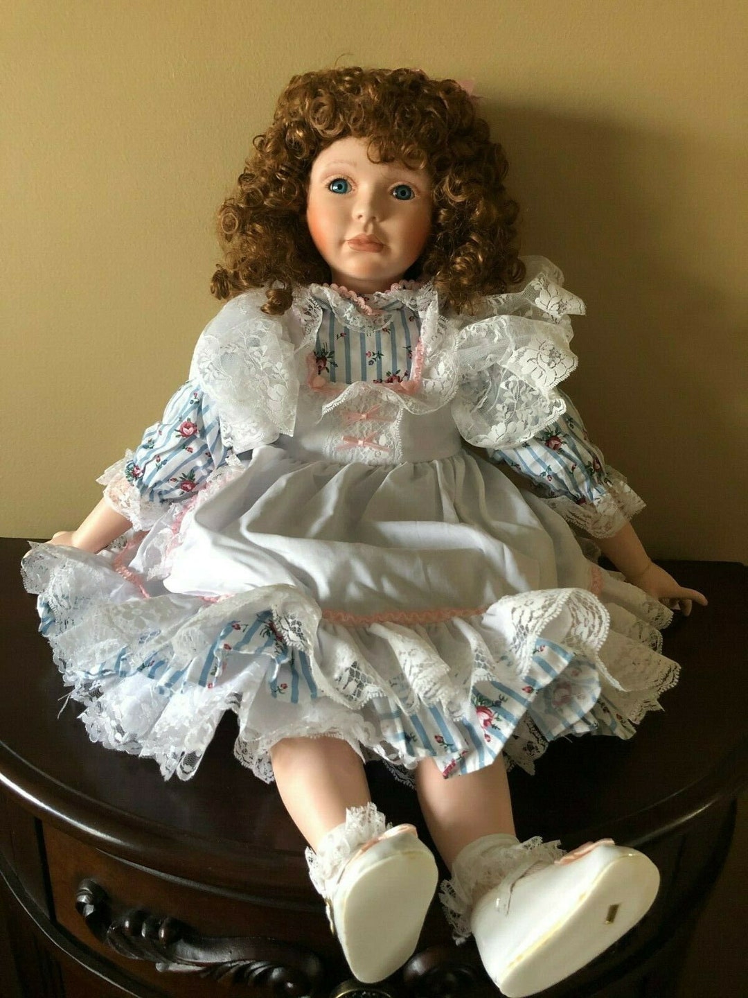 World Gallery Porcelain Doll, Barbara Ann, Large 30, by Artist Barbara