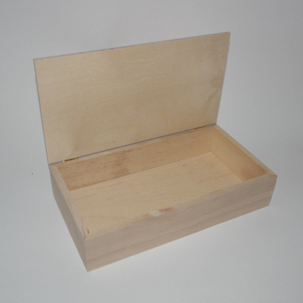 Rectangular beech wood box 25x14x7 cm