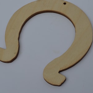 Sagoma cuore in legno artigianale con ferro di cavallo cm 20