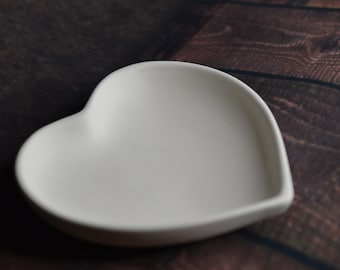 Heart-shaped white terracotta bowl 18 x 4 h cm