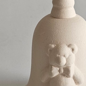 Campanella terracotta bianca con disegno orso cm 10