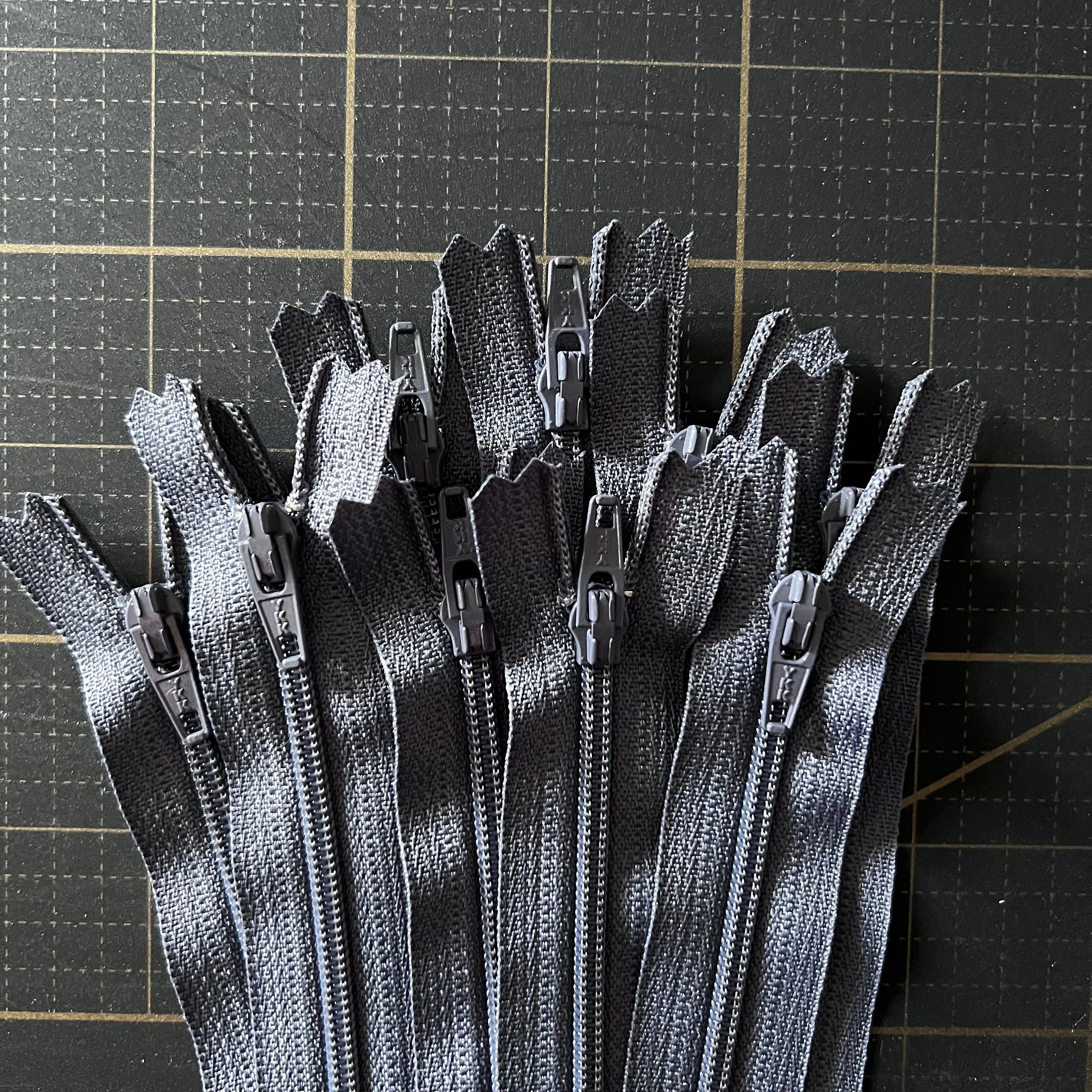 YKK 7 Zippers Charcoal 10-zipper Bundle 