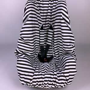 Protetor de forro de assento de carro impermeável para crianças em listras pretas com capas de alça, 100% algodão orgânico, presente de chá de bebê personalizável