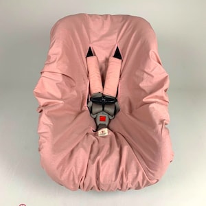 Protector de asiento de coche para bebés en color rubor con fundas para correas, 100 % algodón orgánico, regalo personalizado para baby shower