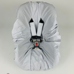 Protector de asiento de coche para bebés en gris claro con fundas para correas, 100 % algodón orgánico, regalo personalizado para baby shower