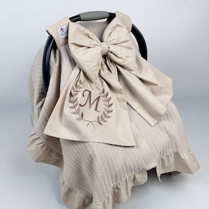 Funda de asiento de coche para bebé niña - Funda de asiento de coche para niño - Capota de asiento de coche para bebé en color beige - Regalo personalizado para baby shower - Regalo para bebé bordado