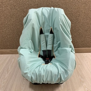 Wasserdichter Kleinkind-Autositzschutz für Kinder im Minzstoff mit Gurtbezügen, 100% Bio-Baumwolle, anpassbares Babypartygeschenk
