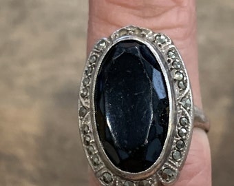 Sterling 925 Ring With Marcasite And Dark Crystal Center Size 5 With Patina