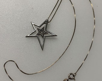 Sterling Silver 18” box chainnecklace with a double star pendant & rhinestones