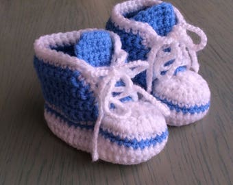 Cute crocheted converse sneakers