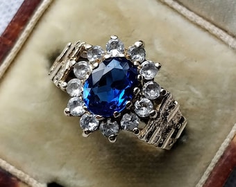 Vintage 1970s 9ct 375 gold synthetic sapphire and cubic zirconia brutalist bark effect cluster ring