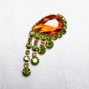 Vintage c1960s 1970s green and orange rhinestone eye shaped teardrop waterfall drop brooch
