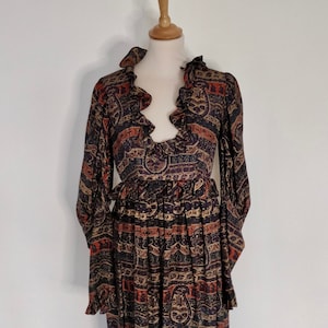 Vintage late 1960s Gina Fratini paisley patterned silk mid-length long sleeved dress