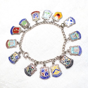 Vintage Scottish sterling silver enamel town crest souvenir charm bracelet Edinburgh Fort William Elgin