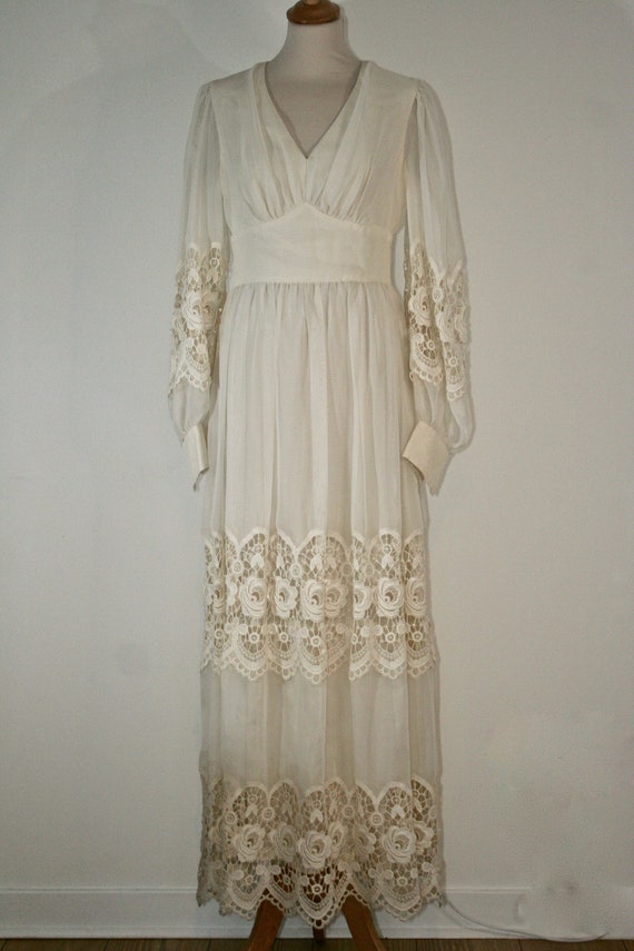 Vintage 1970s white full length crochet lace summe