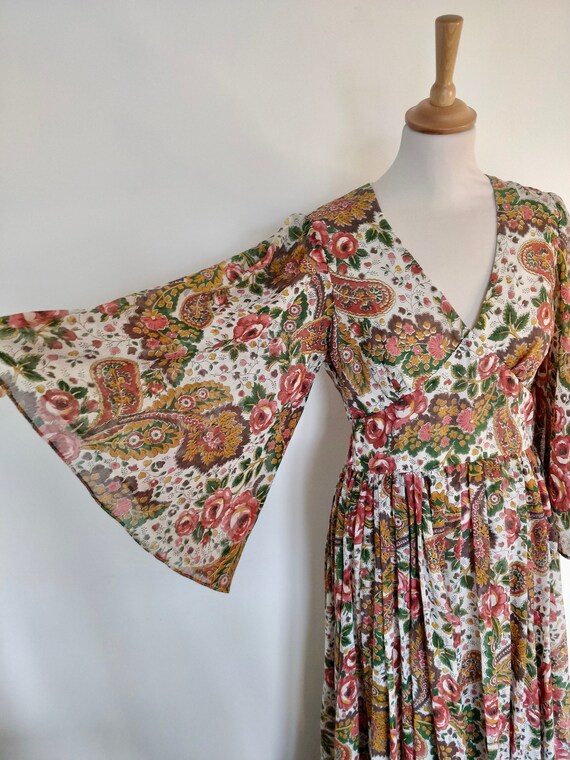 bell sleeve 70s dress