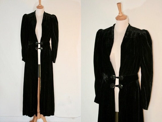 Vintage late 1930s long black velvet evening coat