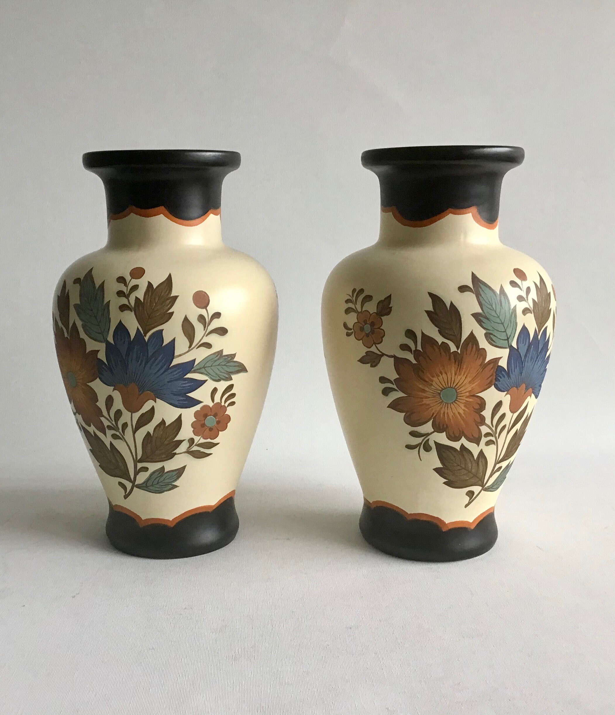 Bekritiseren krekel voorspelling Set of Colourful Vases Flora Gouda Plateel Dutch Design - Etsy
