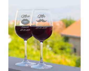 2 Leonardo Weingläser mit Gravur als Hochzeitsgeschenk – Personalisierte Weingläser – Geschenke für Paare - Rotwein – Mr & Mrs