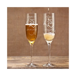 2 Leonardo champagne glasses with engraving as a wedding gift - Personalized champagne glasses - Gifts for couples - Two hearts