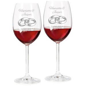 2 Leonardo Weingläser mit Gravur als Hochzeitsgeschenk Personalisierte Weingläser Geschenke für Paare Rotwein Ringe Bild 2