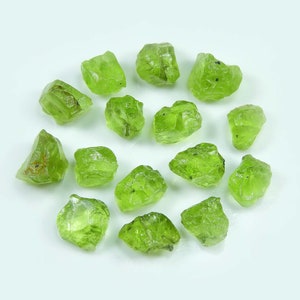 Pietra preziosa naturale peridoto grezzo di qualità AAA, cristallo peridoto verde brillante, peridoto sciolto, peridoto grezzo semiprezioso Pietra sciolta 19 Cts MG-A105