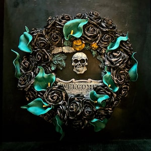 Spooky welcome wreath, Halloween door decor