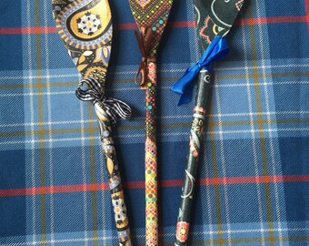 Decoupaged wooden utensils set