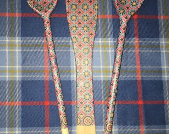 Decoupaged wooden utensils set
