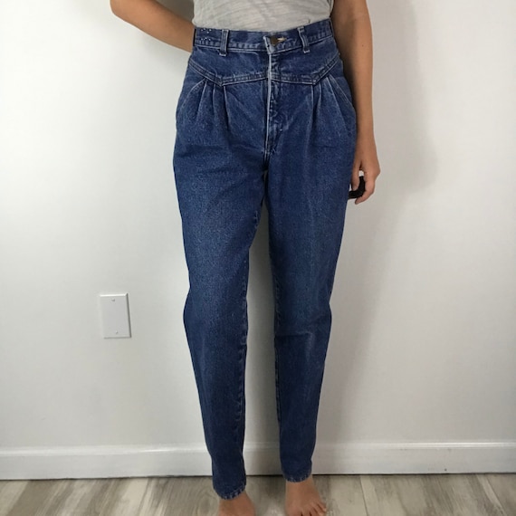 Jordache Vintage Pleated Front High Waisted Mom Je
