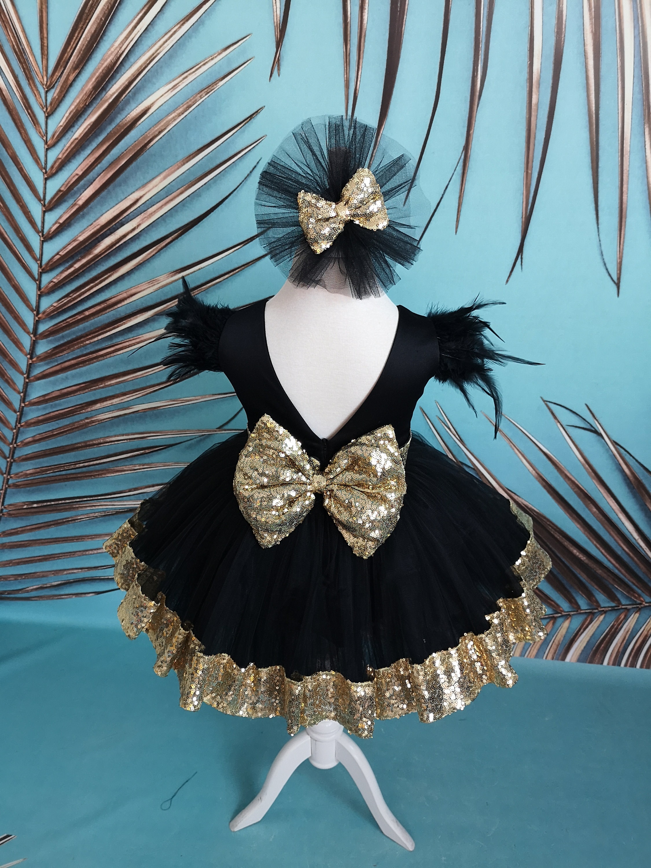 green emerald velvet dress Cleopatra - Egyptian Goddess - Toga - Black/Gold - Costume - Women main image 1