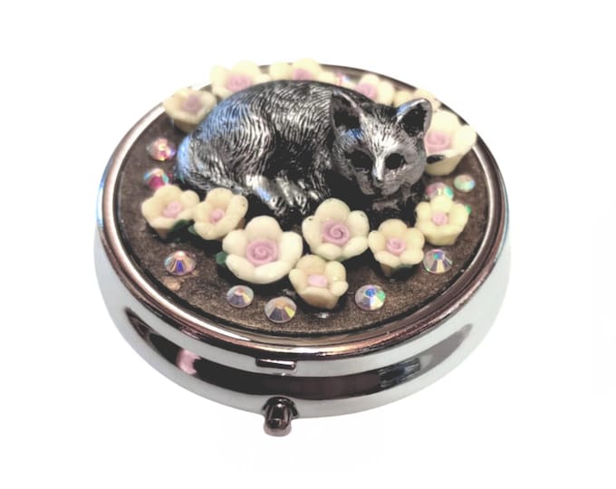 Hand Painted Cat & Lilac Flowers - Silver Colour Metal Pill Box - Cat Trinket Box