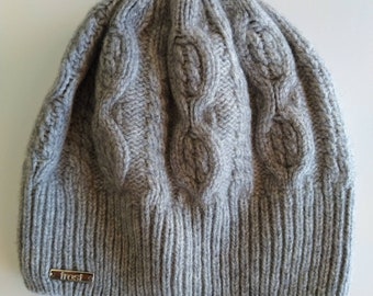 Club Monaco Gray & Cream Cashmere Knit Beanie Set Club Monaco | Accessories | Club Monaco Cashmere Grey Knit  main image 4