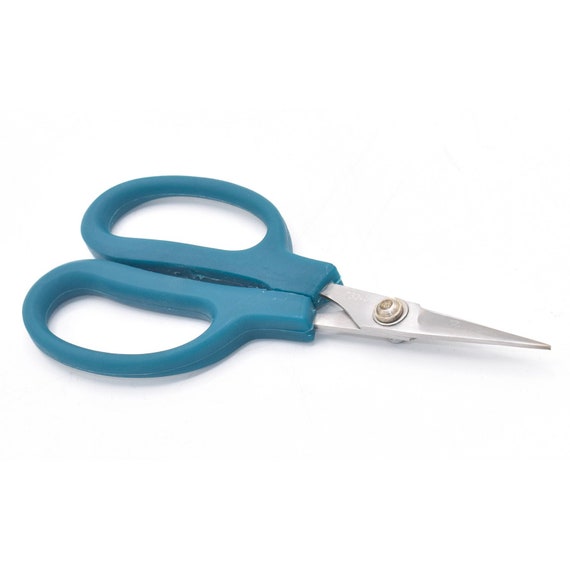 Famore scissors discount